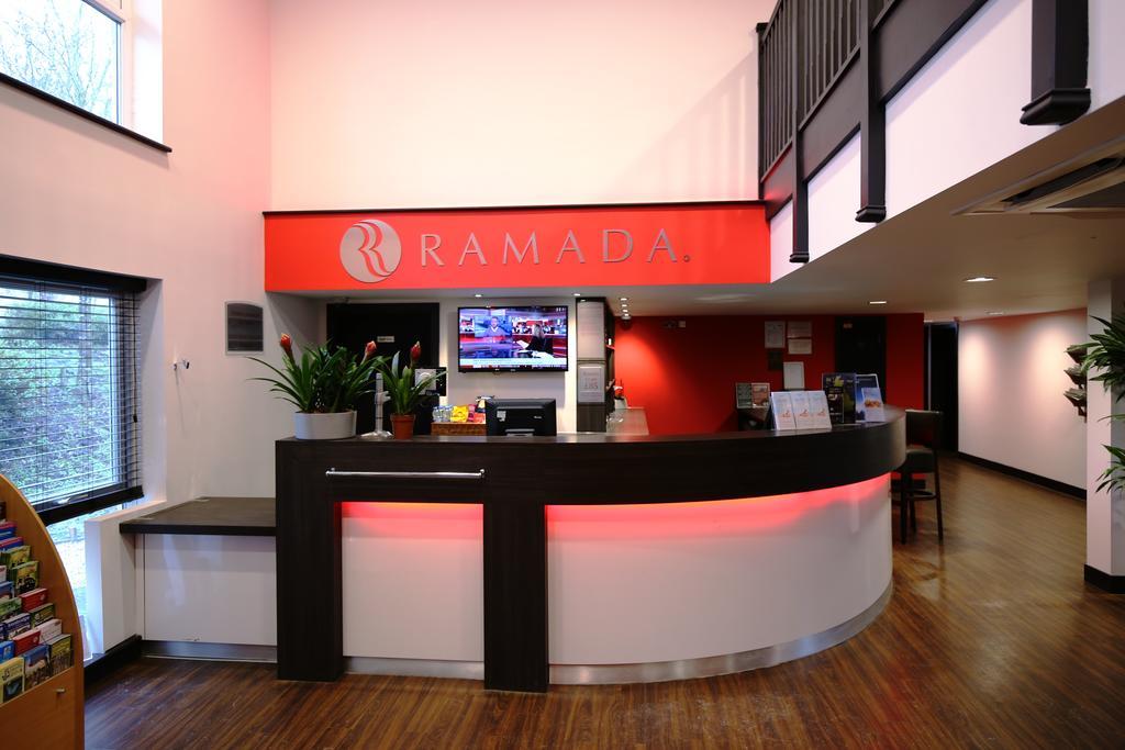 Hotel Ramada Oxford à Waterstock Extérieur photo