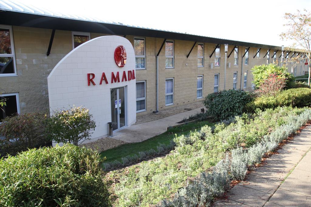 Hotel Ramada Oxford à Waterstock Extérieur photo