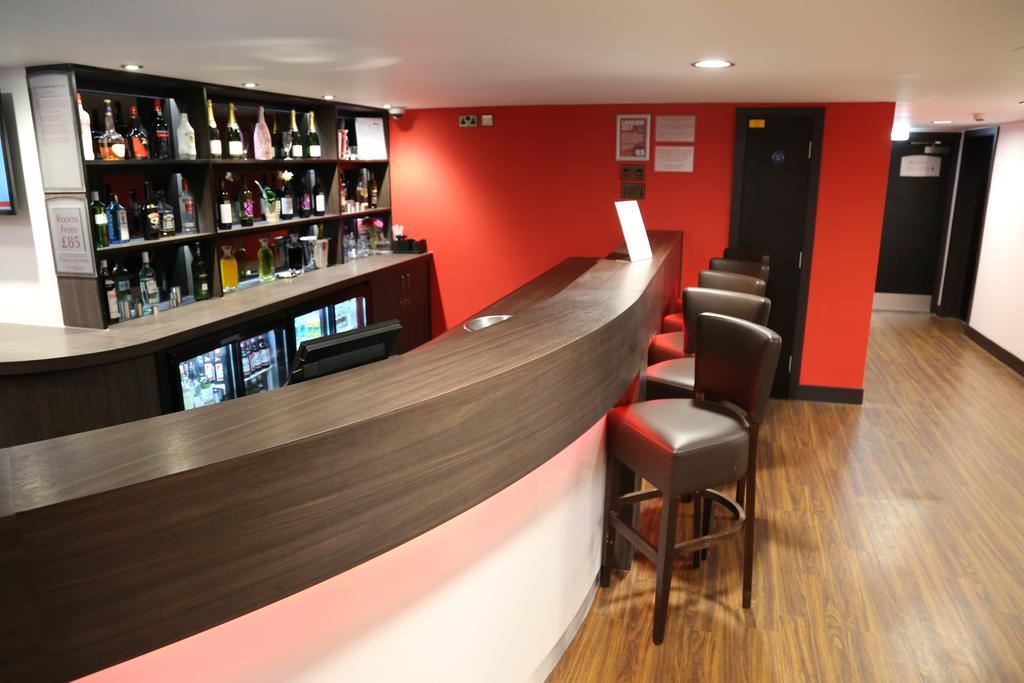 Hotel Ramada Oxford à Waterstock Extérieur photo