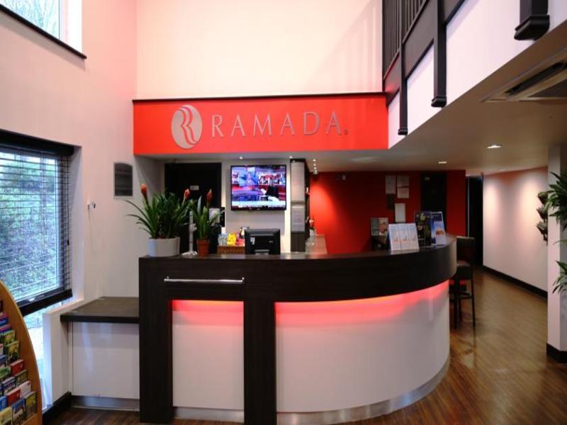 Hotel Ramada Oxford à Waterstock Extérieur photo