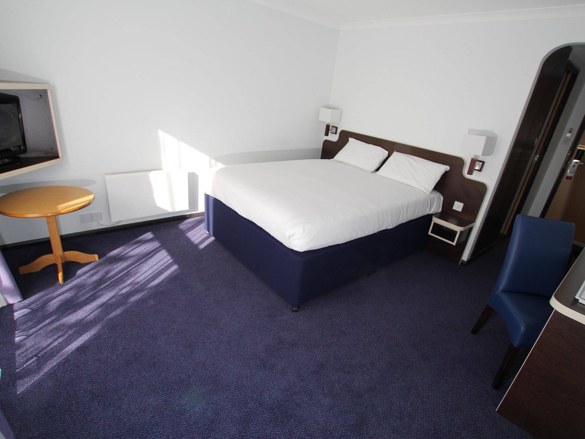 Hotel Ramada Oxford à Waterstock Extérieur photo